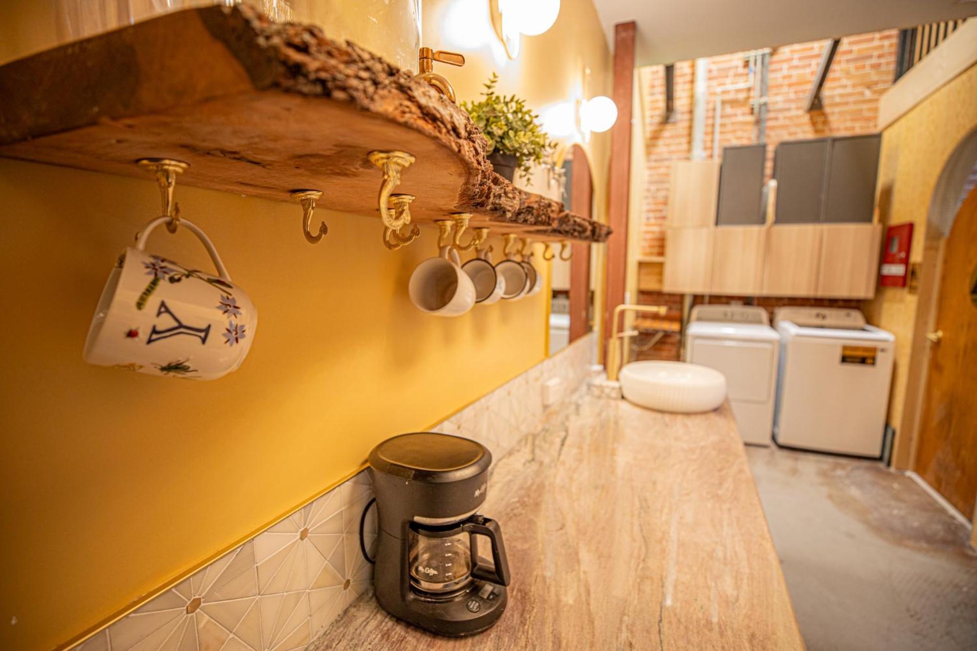 Social Stays - Santa Barbara'S First Hostel On State Street Exteriér fotografie