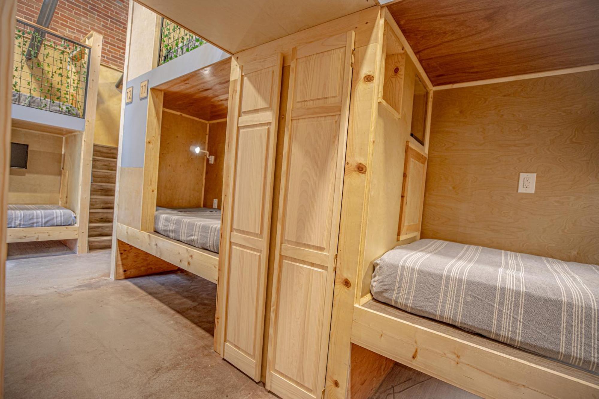 Social Stays - Santa Barbara'S First Hostel On State Street Exteriér fotografie