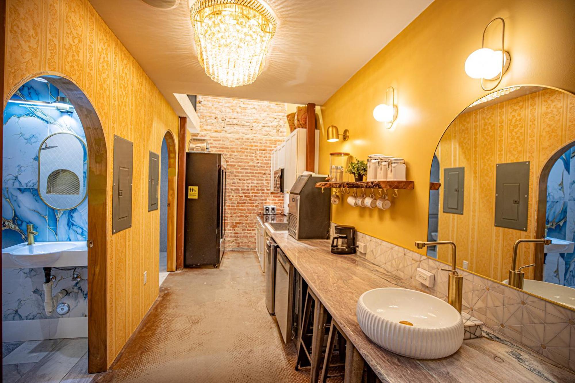 Social Stays - Santa Barbara'S First Hostel On State Street Exteriér fotografie