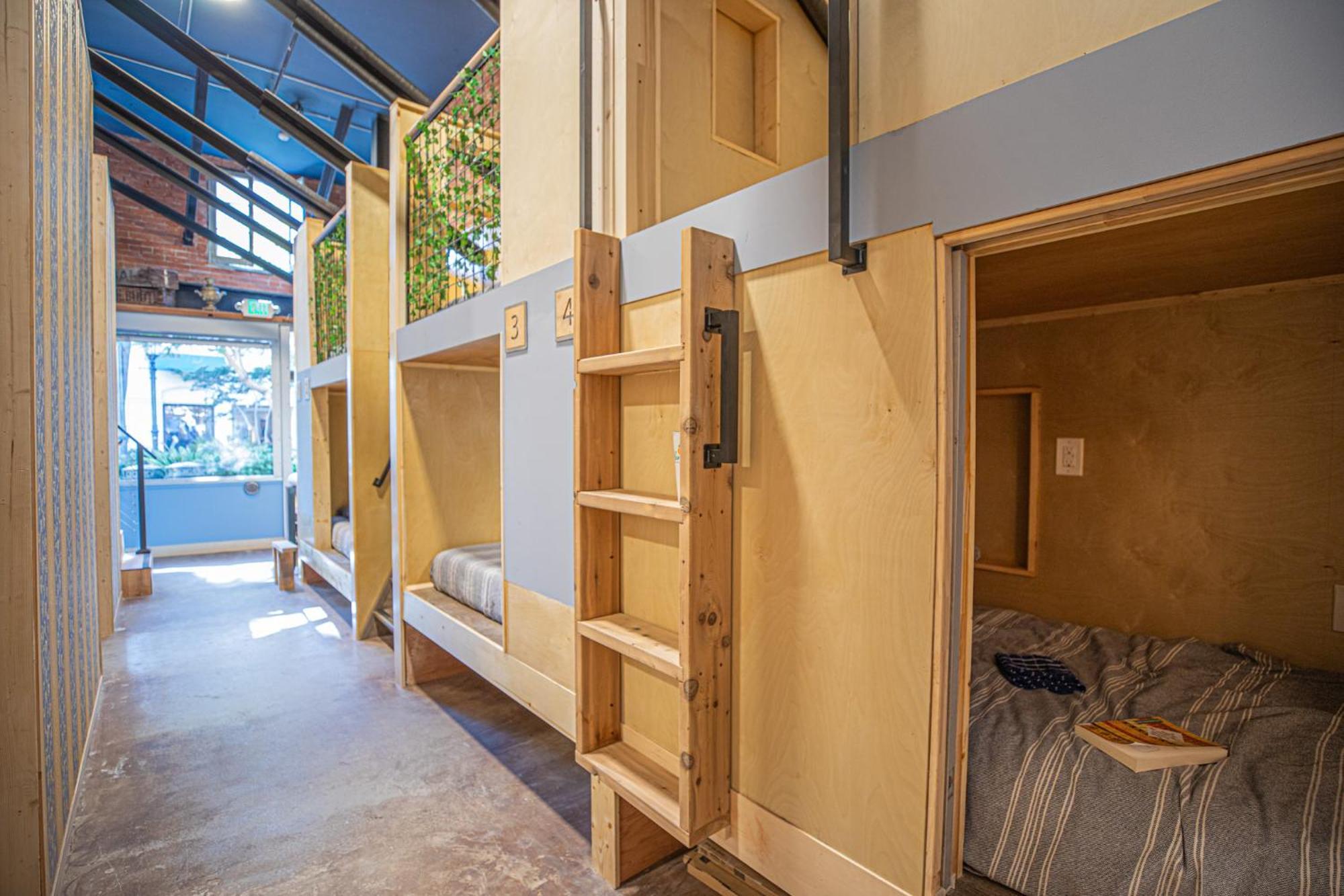 Social Stays - Santa Barbara'S First Hostel On State Street Exteriér fotografie