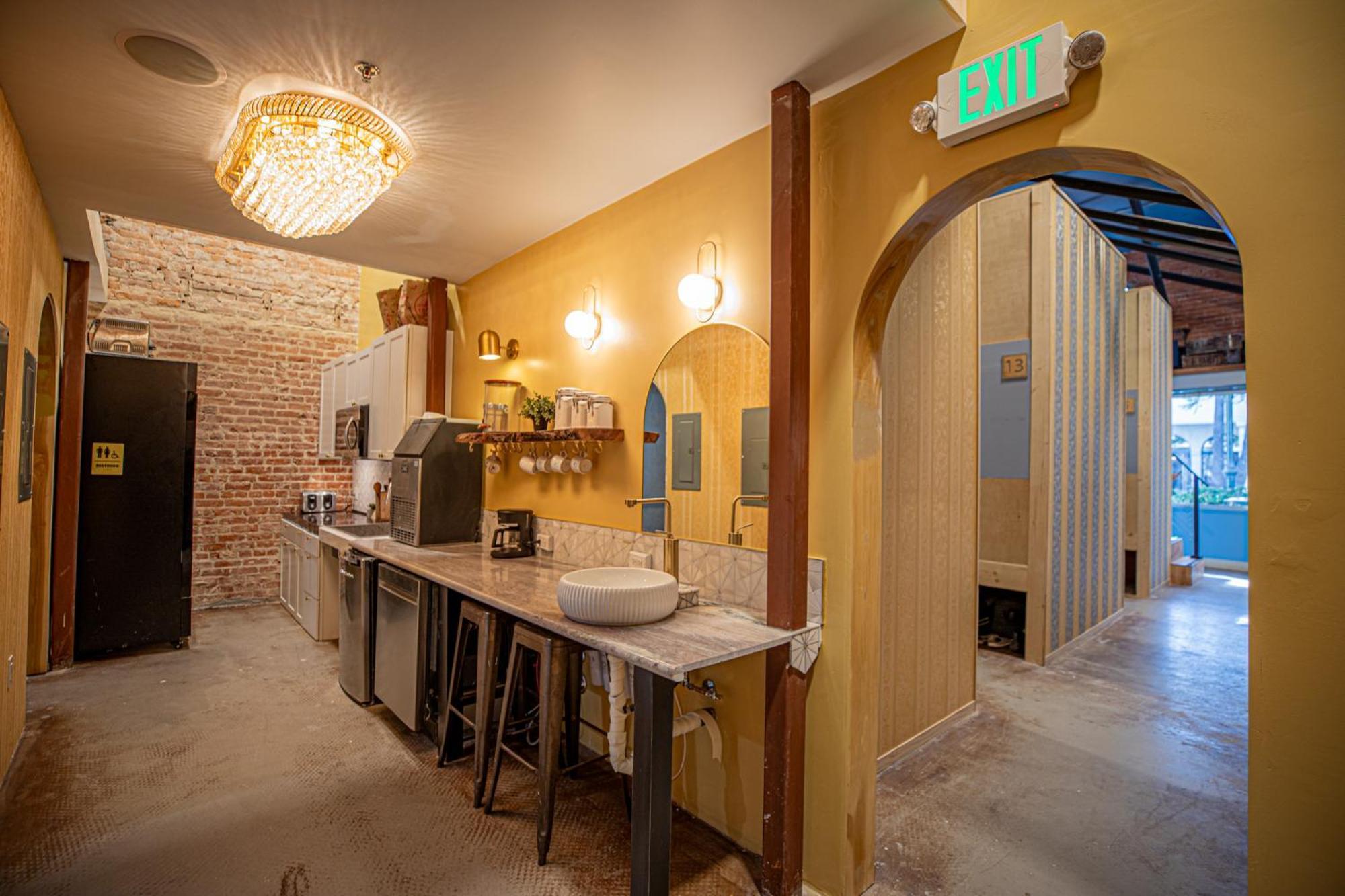 Social Stays - Santa Barbara'S First Hostel On State Street Exteriér fotografie