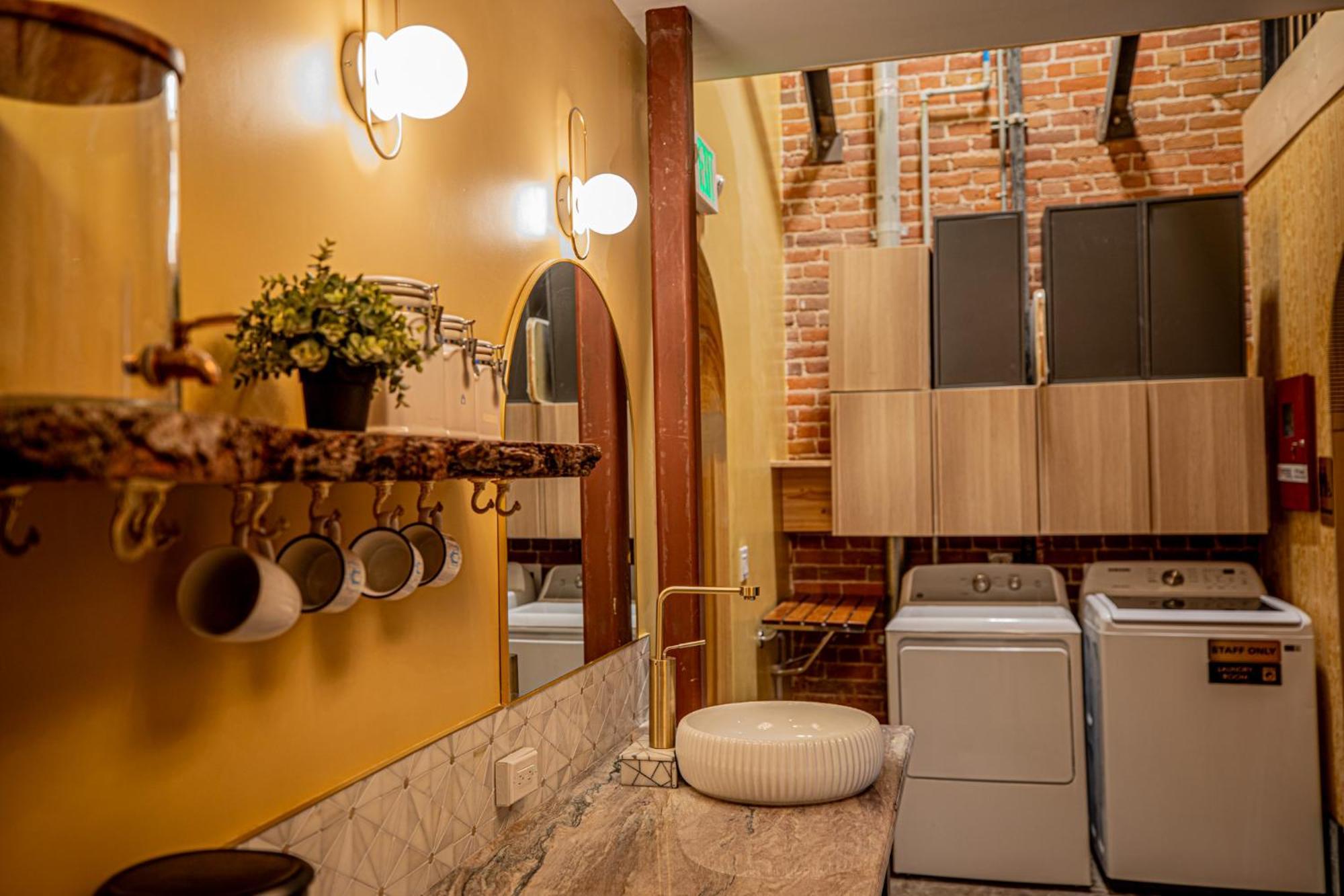 Social Stays - Santa Barbara'S First Hostel On State Street Exteriér fotografie